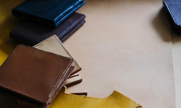 Custom leather wallets in different colors
